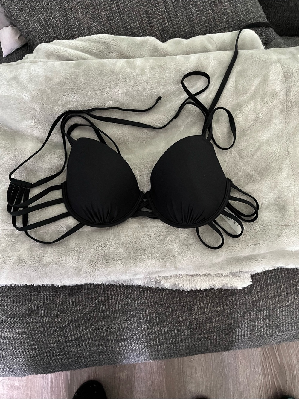 SHEIN Black Strappy Push-Up Bikini Top